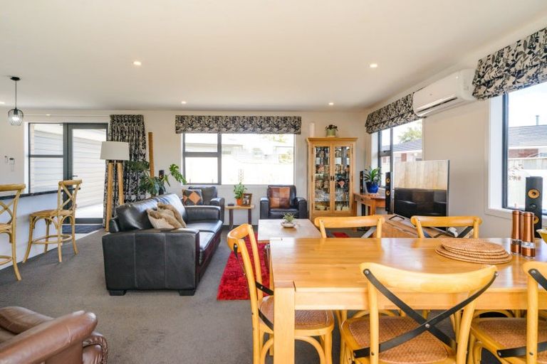 Photo of property in 43a Abraham Crescent, Milson, Palmerston North, 4414