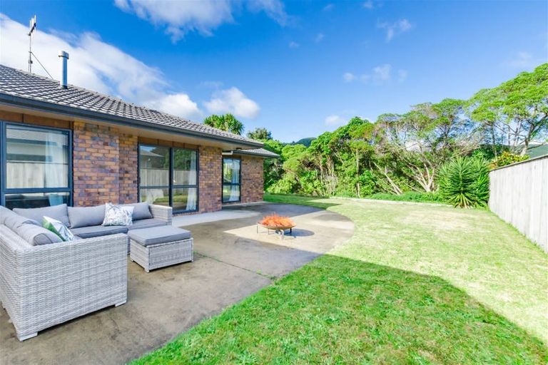 Photo of property in 22 Waterstone Avenue, Paraparaumu, 5032