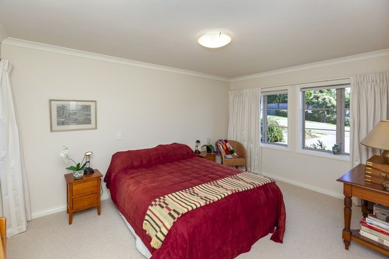 Photo of property in 136 Renown Road, Raumati South, Paraparaumu, 5032