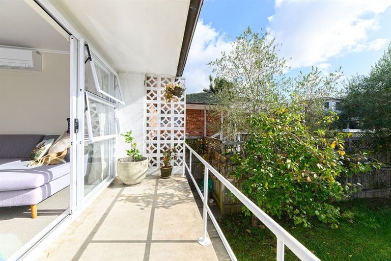 Photo of property in 3/120 Nile Road, Milford, Auckland, 0620