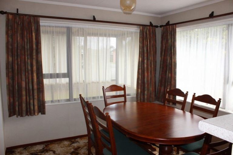 Photo of property in 18 Victoria Avenue, Dannevirke, 4930