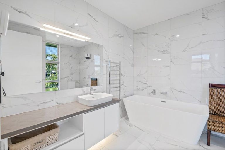 Photo of property in 32 Talboys Drive, Winton, 9720