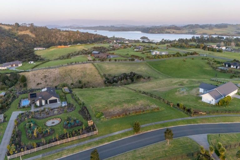 Photo of property in 6 Fernbird Grove, Kerikeri, 0294