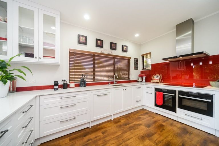 Photo of property in 121 Summerhill Drive, Fitzherbert, Palmerston North, 4410