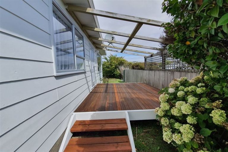 Photo of property in 44 Dominica Crescent, Grenada Village, Wellington, 6037