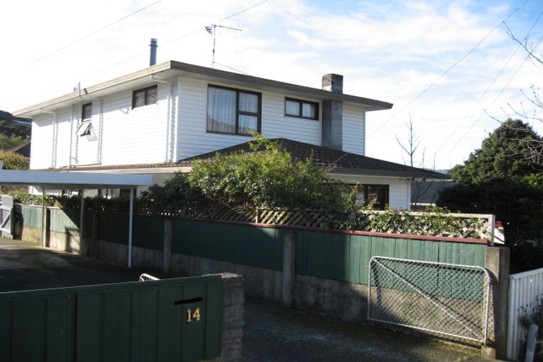 Photo of property in 12 Gardiner Grove, Wainuiomata, Lower Hutt, 5014