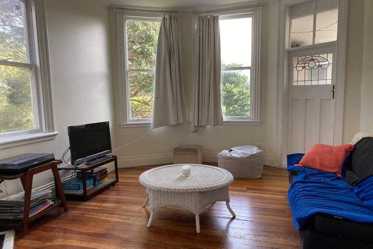 Photo of property in 37 Raroa Road, Kelburn, Wellington, 6012