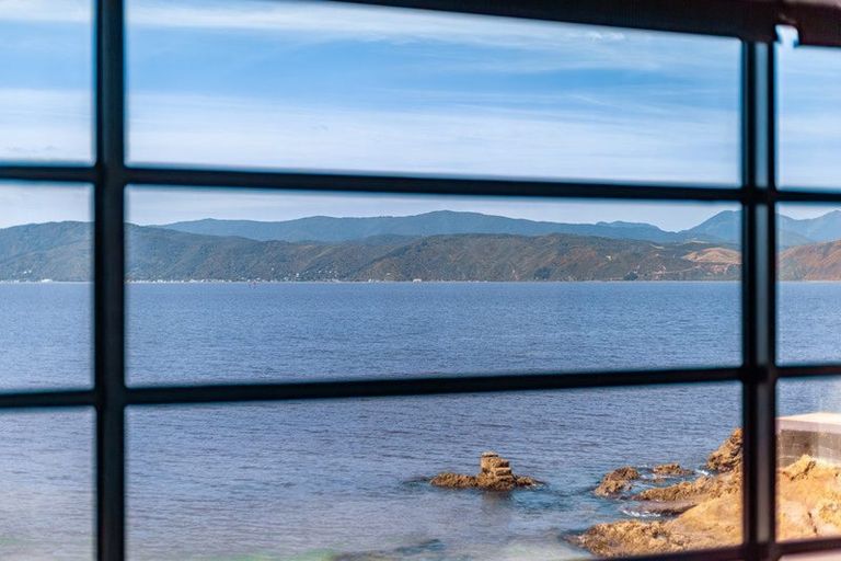 Photo of property in 377a Karaka Bay Road, Karaka Bays, Wellington, 6022