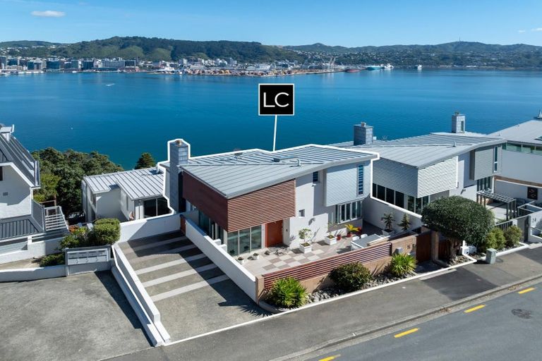 Photo of property in 26 The Crescent, Roseneath, Wellington, 6011