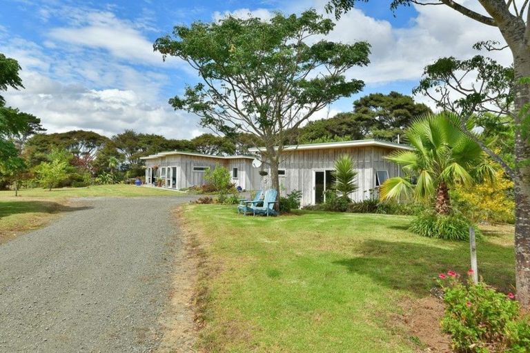 Photo of property in 357 Shelly Beach Road, South Head, 0874