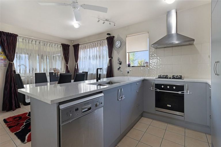 Photo of property in 11 Northridge Terrace, Massey, Auckland, 0614