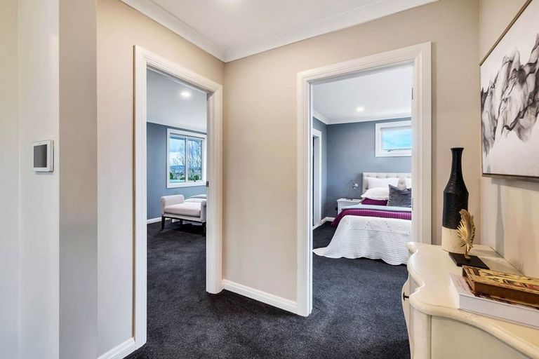 Photo of property in 52 Roberts Road, Te Atatu South, Auckland, 0610