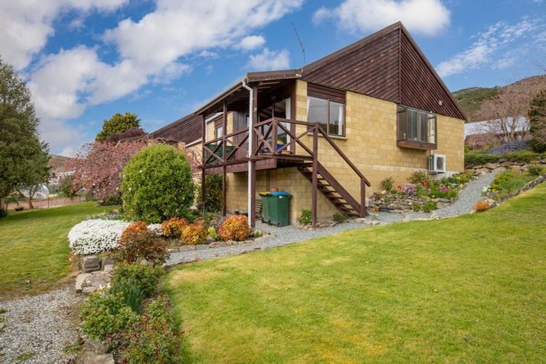 Photo of property in 8 Tweed Street, Roxburgh, 9500