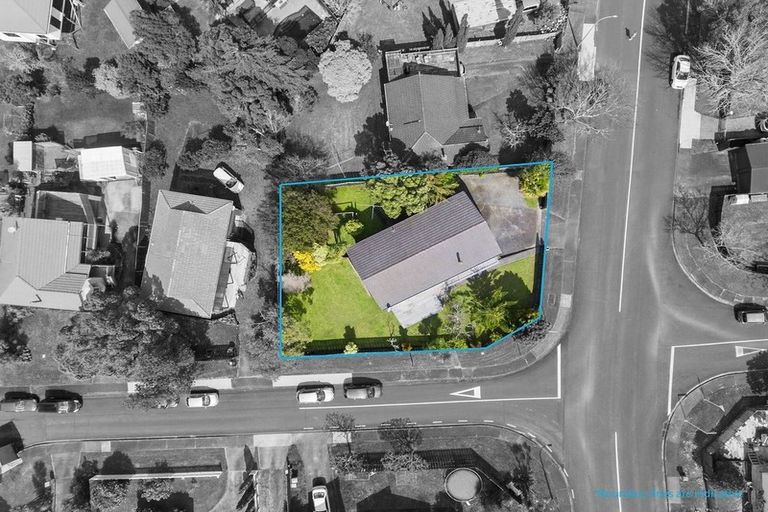 Photo of property in 12 Devonshire Road, Unsworth Heights, Auckland, 0632