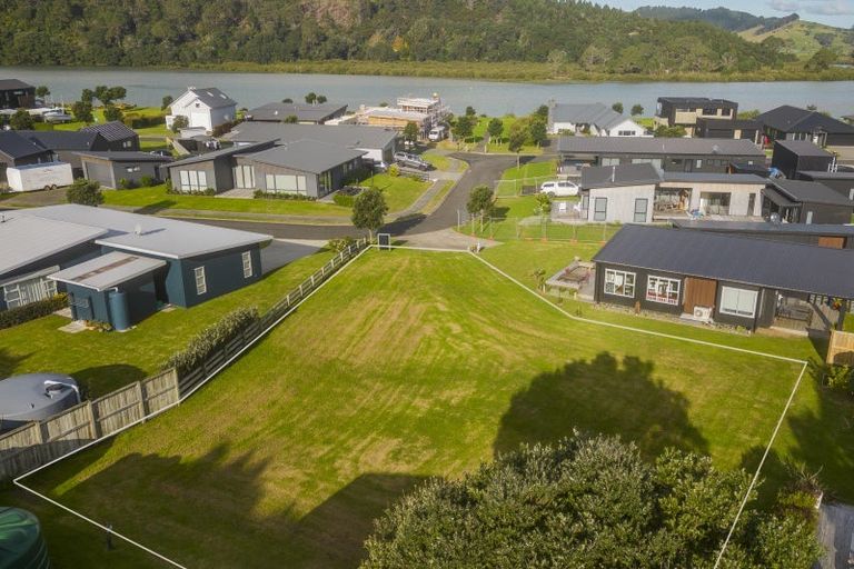 Photo of property in 13 Admiral Drive, Cooks Beach, Whitianga, 3591