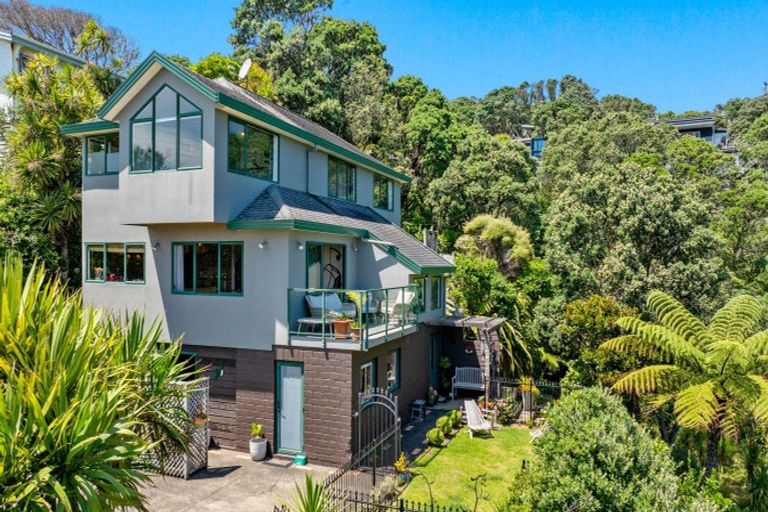 Photo of property in 6 Berridge Road, Muriwai, Waimauku, 0881