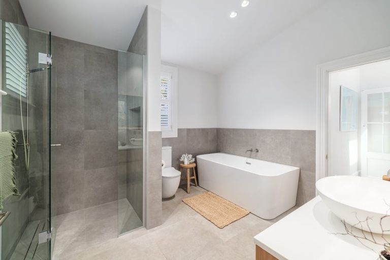 Photo of property in 54 Hawkesbury Avenue, St Albans, Christchurch, 8014