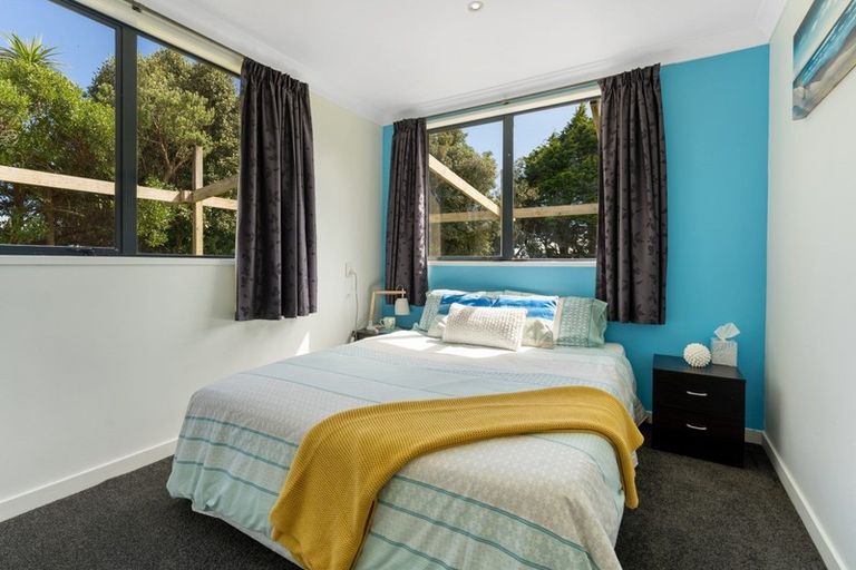 Photo of property in 8 Sand Dune Grove, Waikawa Beach, Manakau, 5573