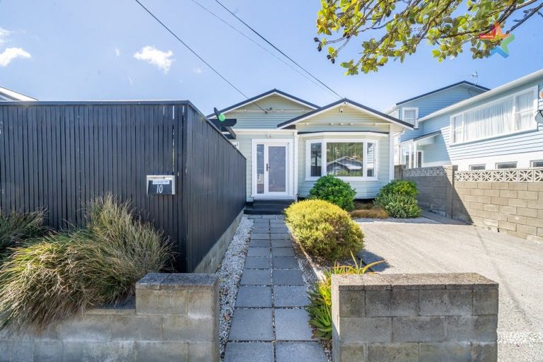 Photo of property in 10 Palm Avenue, Lyall Bay, Wellington, 6022
