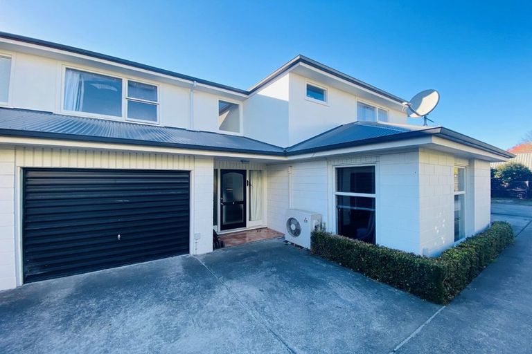 Photo of property in 2/58 Office Road, Merivale, Christchurch, 8014