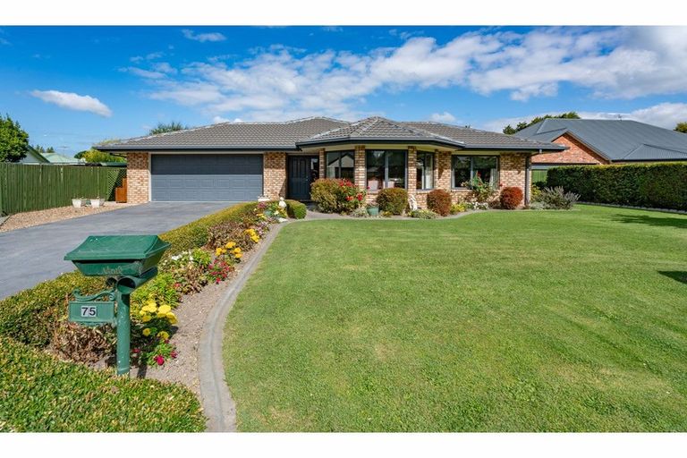 Photo of property in 75 Clearbrook Lane, Rangiora, 7400
