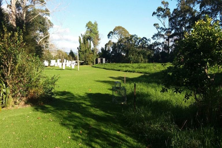 Photo of property in 15 Pottery Lane, Coromandel, 3506