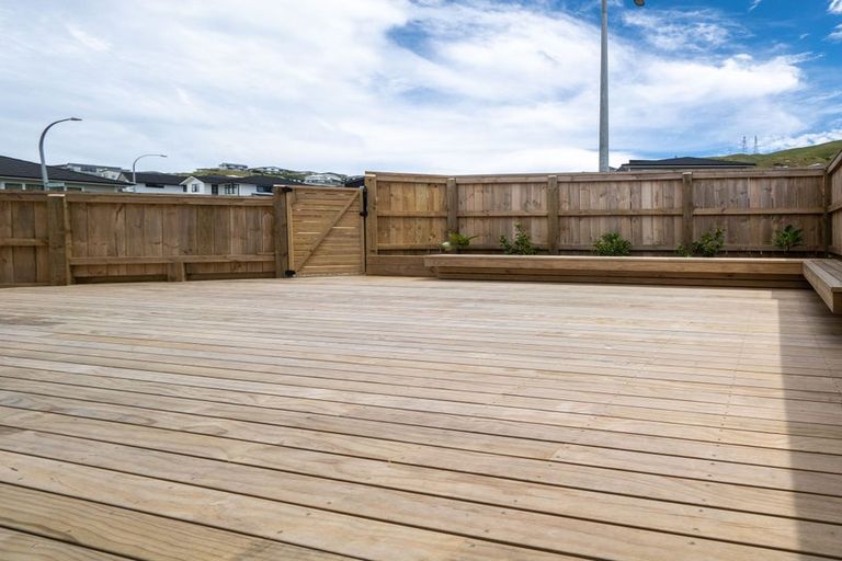 Photo of property in 165 Amesbury Drive, Churton Park, Wellington, 6037