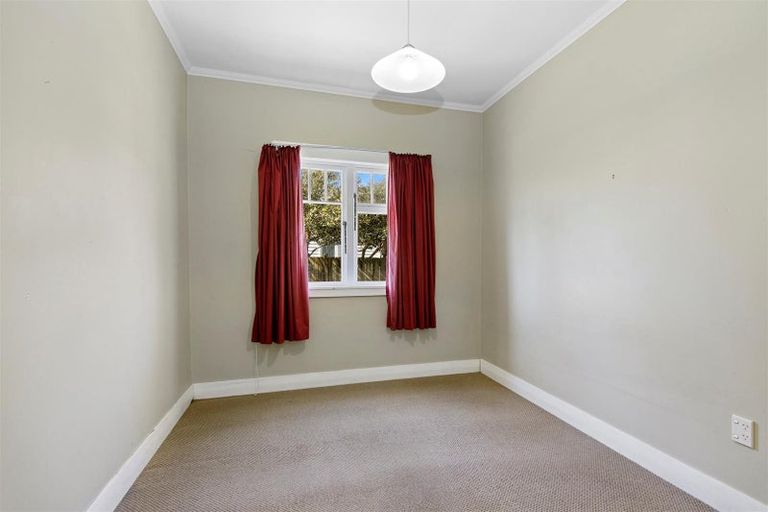 Photo of property in 12 Pohutukawa Street, Woburn, Lower Hutt, 5010