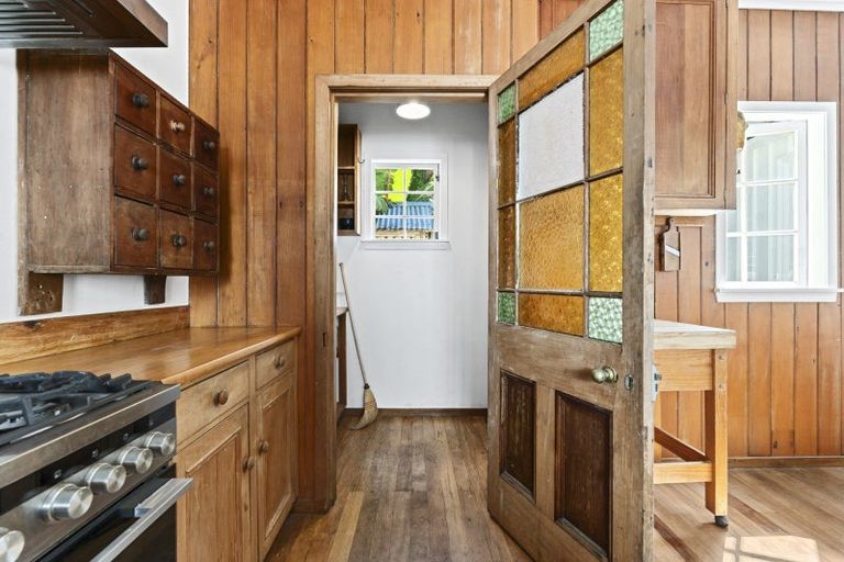 Photo of property in 90 Pendarves Street, New Plymouth, 4310