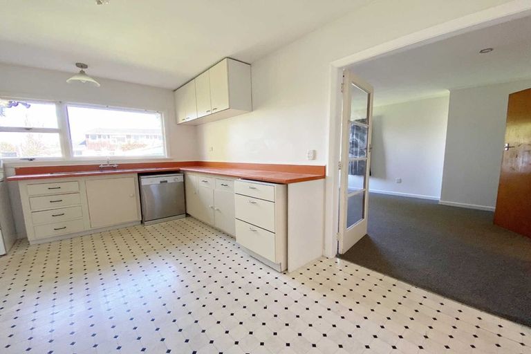 Photo of property in 4 Colwyn Street, Bryndwr, Christchurch, 8053