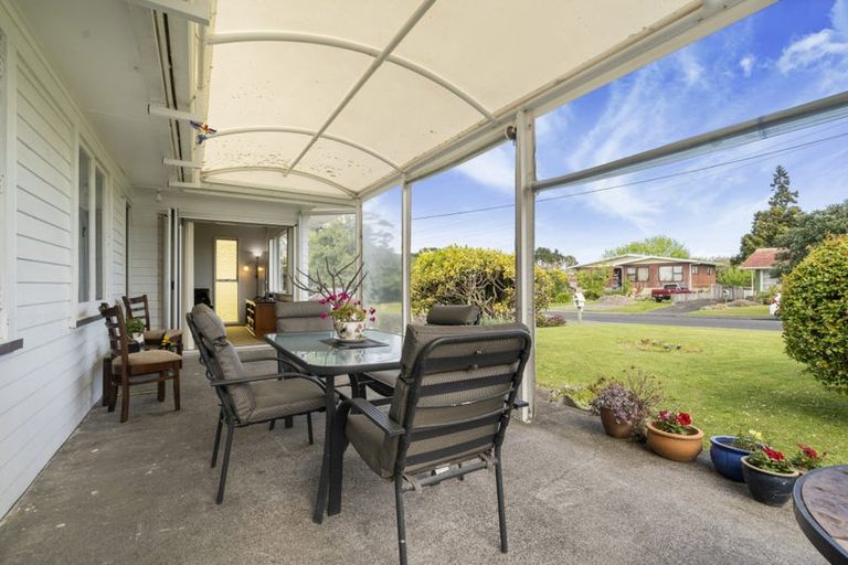 Photo of property in 63 Gloria Avenue, Te Atatu Peninsula, Auckland, 0610