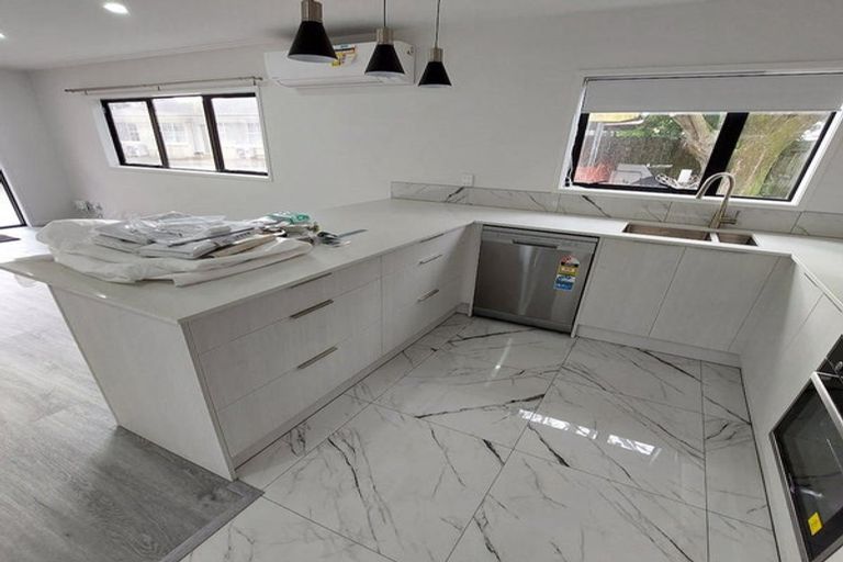 Photo of property in 1/339 Pakuranga Road, Pakuranga Heights, Auckland, 2010