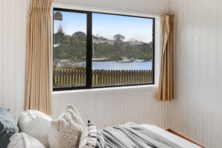 Photo of property in 2/10 Dayspring Way, Pakuranga, Auckland, 2010