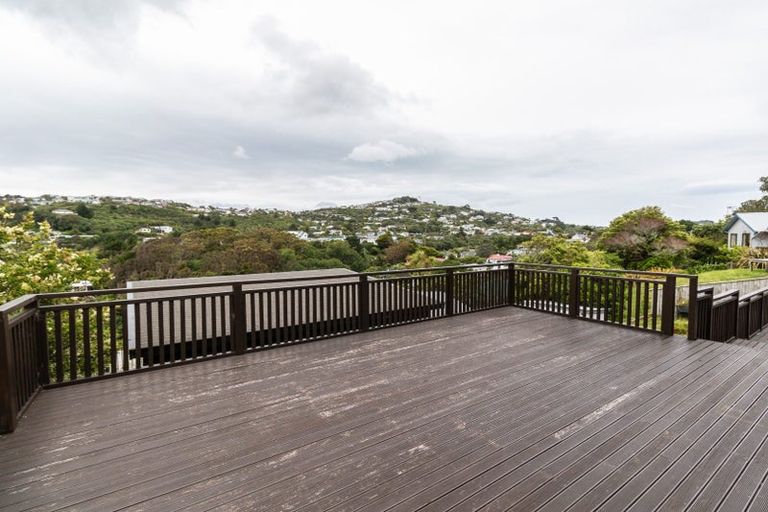 Photo of property in 48a Bassett Road, Johnsonville, Wellington, 6037