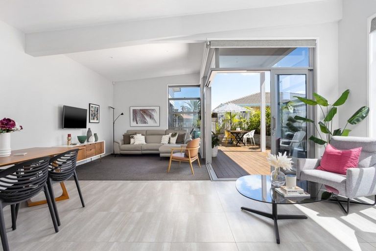 Photo of property in 14 Hugo Way, Papamoa Beach, Papamoa, 3118