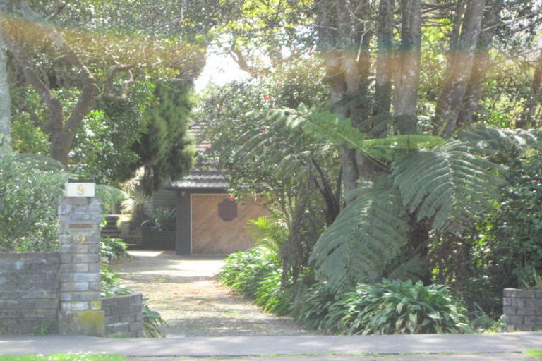 Photo of property in 9 Woodleigh Street, Frankleigh Park, New Plymouth, 4310