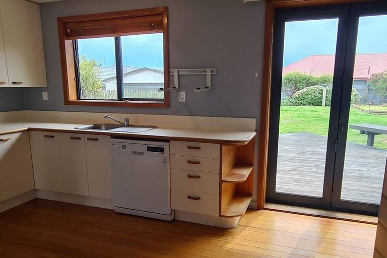 Photo of property in 223 Mairehau Road, Burwood, Christchurch, 8083