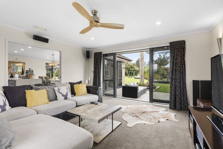 Photo of property in 4 Gleaming Place, Waiuku, 2123