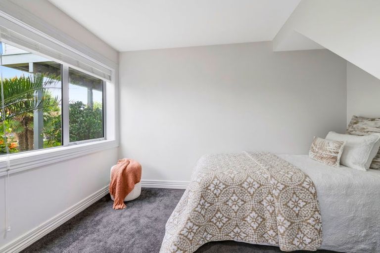 Photo of property in 57 Esther Place, Red Beach, 0932