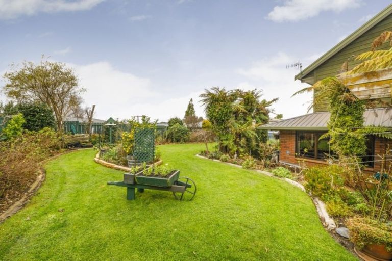 Photo of property in 17 Ashburn Lane, Awapuni, Palmerston North, 4412