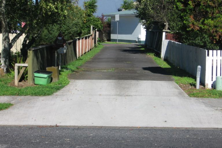 Photo of property in 1/103 Edgewater Drive, Pakuranga, Auckland, 2010