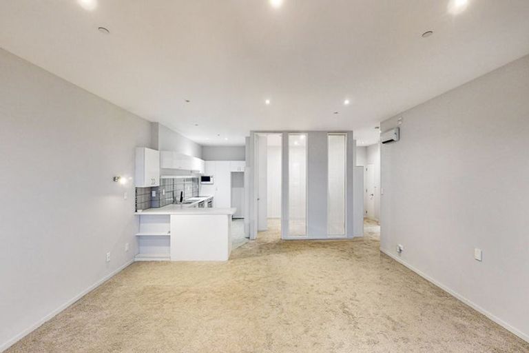 Photo of property in Stadium Garden Flats, 311/107 Thorndon Quay, Pipitea, Wellington, 6011