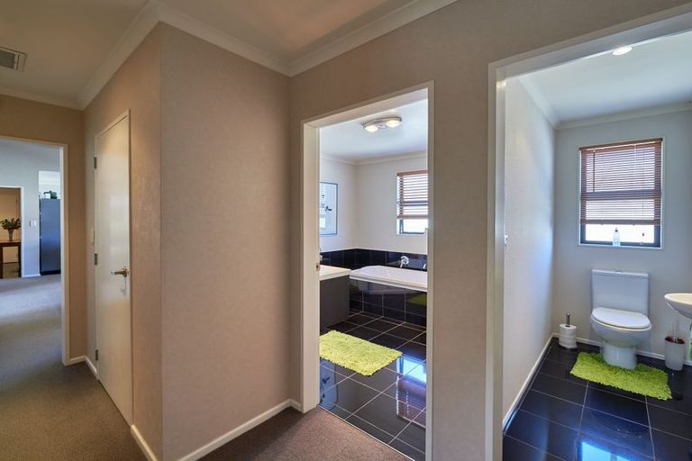 Photo of property in 9 Masefield Terrace, Kelvin Grove, Palmerston North, 4414