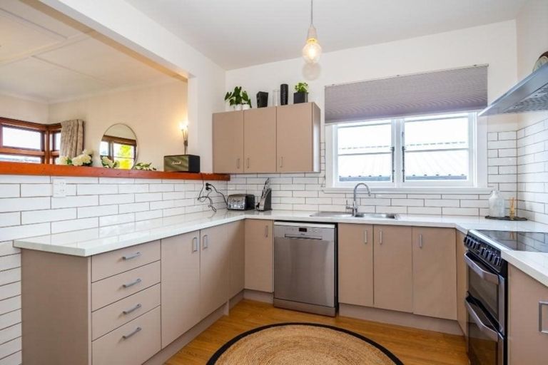 Photo of property in 98a Avenue Road, West End, Timaru, 7910