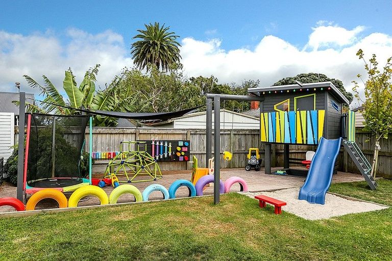 Photo of property in 5 Keene Drive, Bell Block, New Plymouth, 4312