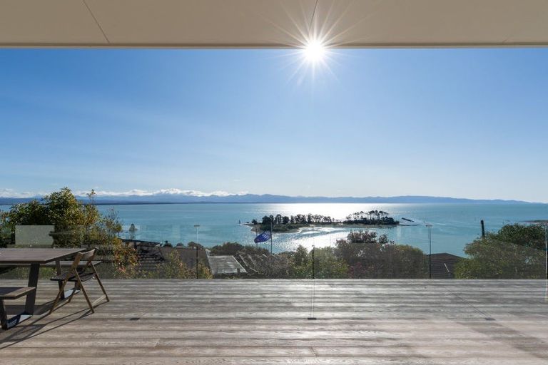 Photo of property in 82 Princes Drive, Britannia Heights, Nelson, 7010