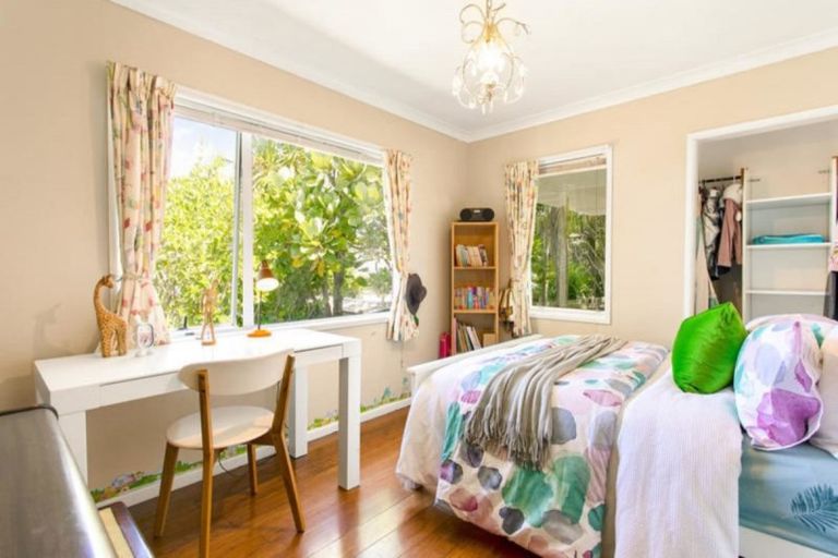 Photo of property in 48 Hilling Street, Titirangi, Auckland, 0604