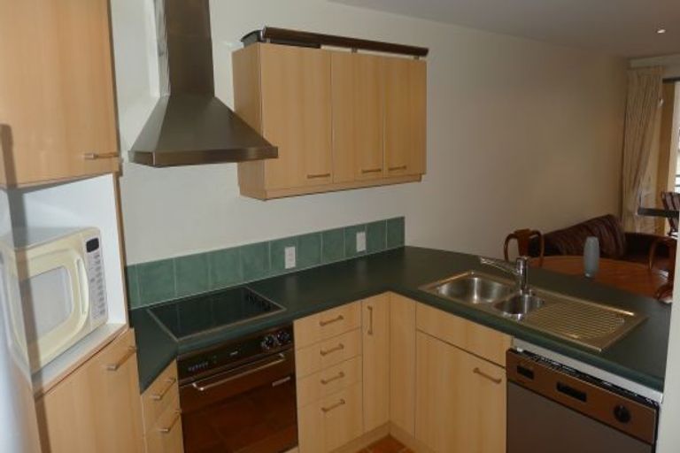 Photo of property in 3/80 Salamanca Road, Kelburn, Wellington, 6012