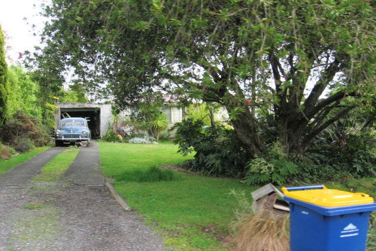 Photo of property in 5 Tauhinu Road, Greenhithe, Auckland, 0632