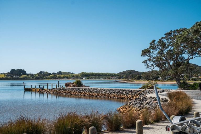 Photo of property in 1559 Pataua Road North, Pataua North, Whangarei, 0175